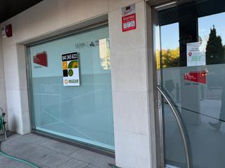 Location Bureau à Gran Via. Se ofrece en alquiler una excelente oficina ubicada en el corazó