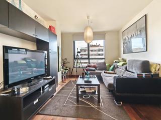 Appartement à Los Lirios. Piso de 2 habitaciones en torre onix, logroño
