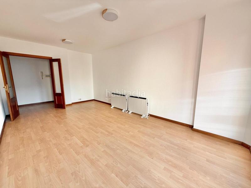 Foto 92fcc700-cff2-47d5-a047-7eba8e46f44c. Miete etagenwohnung mit heizung in Nalda