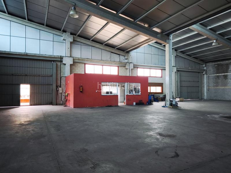 Foto c3d1d74a-d396-4c97-9445-f46e3071fb8a. Bâtiment à usage industriel dans Arrúbal
