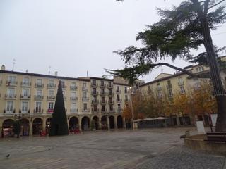 Pis a Casco Antiguo. Vivienda en la plaza del mercado para acondicionarla a su gusto.