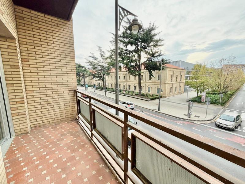 Foto 2ec9d1b6-2dd5-456b-bd40-baa49ea1c101. Rent flat with heating in Oeste Logroño