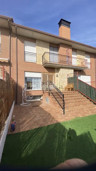 Foto 6950c80c-ec19-4255-b979-415aeeb0d28d. Casa adossada amb calefacció aparcament a Alesanco