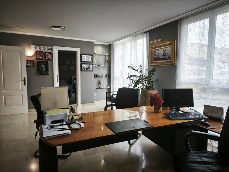 Foto fdabd987-1e6f-4342-99db-135b0b4a7b52. Ufficio con riscaldamento in Gran Via Logroño