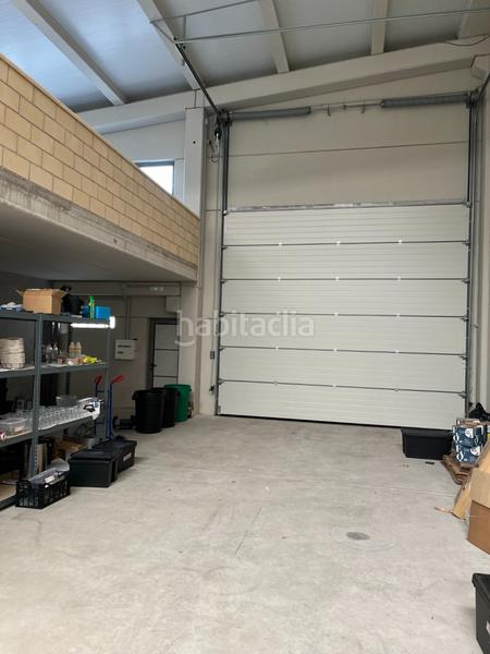 Foto 72aff202-6755-49cd-b291-df034149daa5. Bâtiment à usage industriel dans Alberite