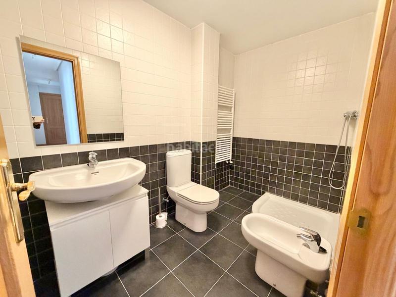 Foto 3e1be4f5-5163-44c8-abba-1d89dfed5c12. Lloguer pis amb calefacció aparcament a San Millán - Ayuntamiento Logroño