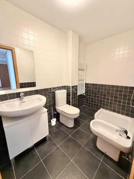 Foto b324d68c-df8f-46f4-9662-e78f8ee6a992. Location appartement avec chauffage parking dans San Millán - Ayuntamiento Logroño