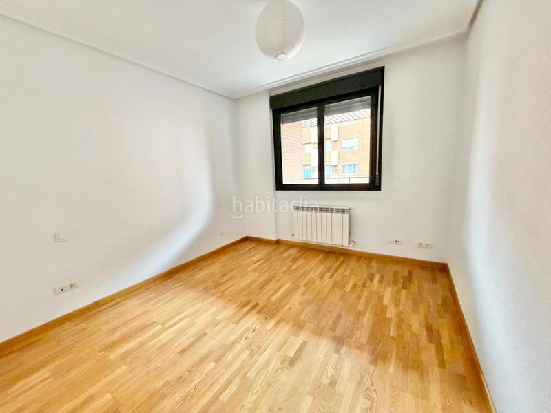 Foto cf48c5c1-e014-4f0d-9292-df0a8ab0e5c3. Miete etagenwohnung mit heizung parking in San Millán - Ayuntamiento Logroño