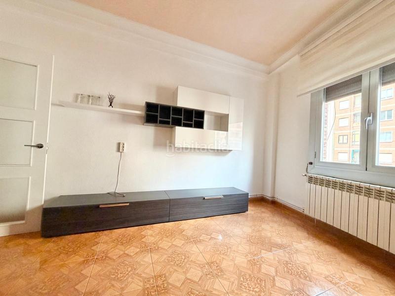 Foto b495b3fe-5b9b-45b6-b23f-a01662c59d61. Miete etagenwohnung mit heizung in Residencia Logroño