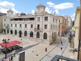 Flat in Casco Antiguo. Piso en portales