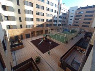 Pis  Logroño - emilia pardo bazan. Piso de 4 habitaciones en el campillo