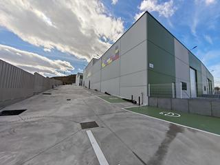 Alquiler Nave industrial en Polígono Cantabria. Las cañas en alquiler, naves a estrenar en calle el puntillo y l