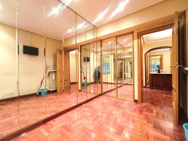 Foto b3533e27-ce79-41da-a6c2-32f5080963d3. Pis amb calefacció a Gran Via Logroño