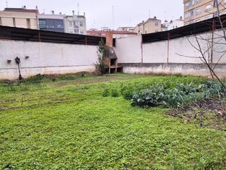 Local Comercial  Logroño - ronda de los cuarteles. Local 340 m2  terreno de 730 m2, en el  logroño centro de la ciu