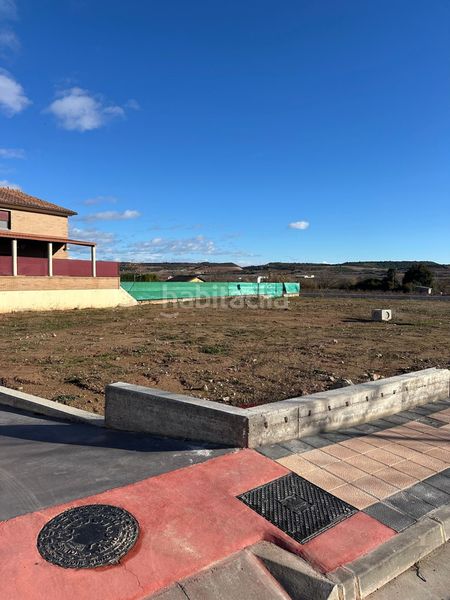 Foto 563f6c92-bde2-40a9-8d1a-6ff06a8a1522. Finca rústica a Navarrete