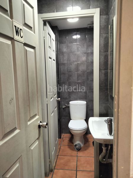 Foto 21d8cc95-c0c1-4410-b632-4326b41a5a63. Local comercial a Jesuitas Logroño