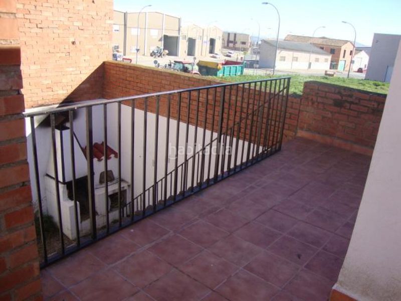 Foto 0421920b-1e6b-47db-85c2-0f97a19cb0cf. Local comercial a Alberite