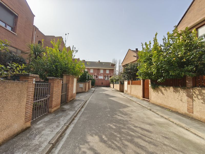 Foto 5bf3d90c-254e-4625-9aa2-80ecc0faedf0. Casa amb calefacció aparcament piscina a Avenida Madrid Logroño