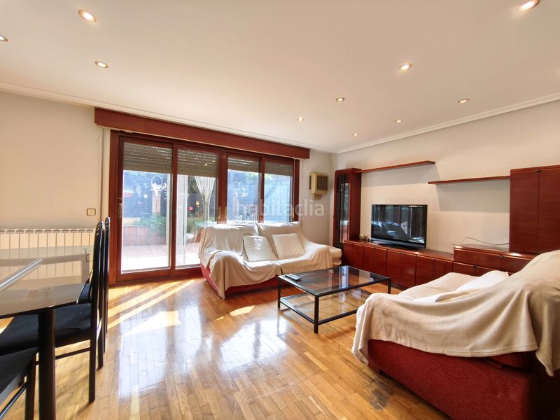 Foto 67eeff68-ecf6-4884-b3a5-6f51003c1d97. Casa amb calefacció aparcament piscina a Avenida Madrid Logroño