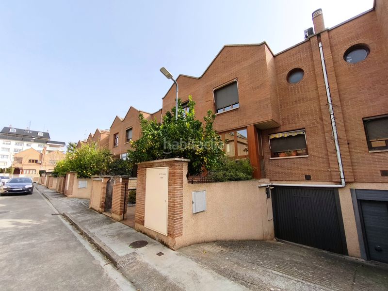 Foto 8fda7ee5-cb8a-4b26-9758-82048fcbd8af. Casa amb calefacció aparcament piscina a Avenida Madrid Logroño