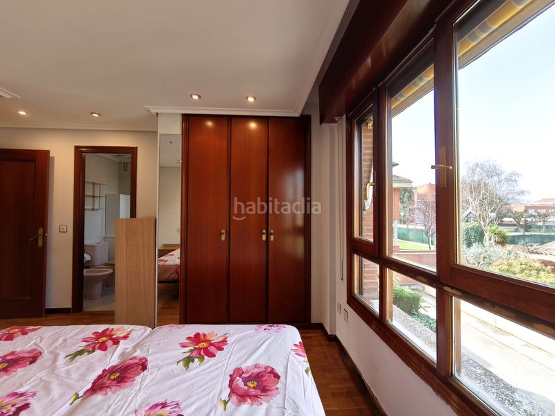 Foto ac0d3aa3-e726-4531-be82-8b6ee322a935. Casa amb calefacció aparcament piscina a Avenida Madrid Logroño
