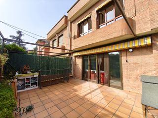 Maison à Avenida Madrid. Casa en  avenida de madrid de logroño