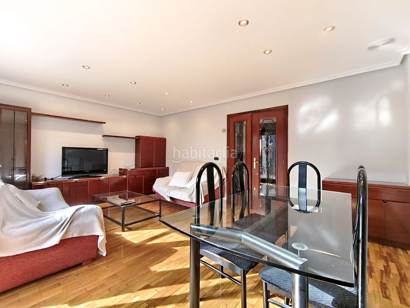 Foto c48ce8de-c74c-4255-8788-21b7240b44c2. Casa amb calefacció aparcament piscina a Avenida Madrid Logroño
