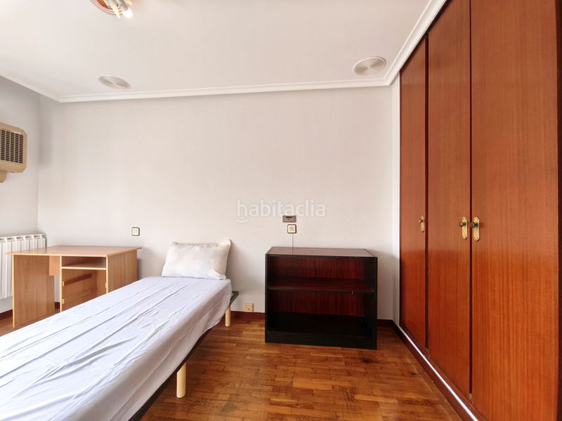Foto dce4a8a2-f440-4de7-92b1-b04f1c67556d. Casa amb calefacció aparcament piscina a Avenida Madrid Logroño