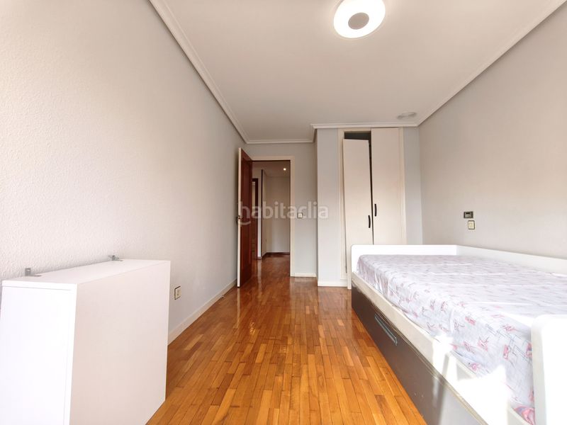 Foto e78bd01e-c342-4f1b-be7b-7dfedaade79a. Casa amb calefacció aparcament piscina a Avenida Madrid Logroño