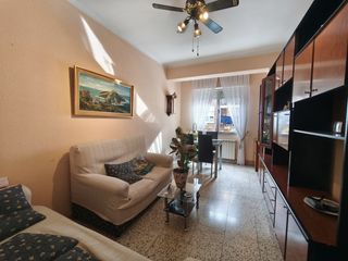 Piso en San Millán - Ayuntamiento. Piso en venta de 3 habitaciones en logroño zona universidad