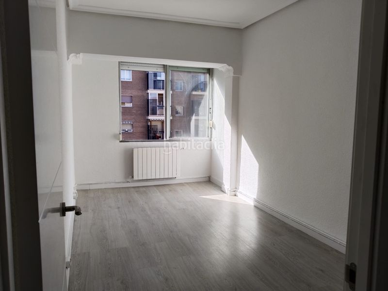 Foto 367b0e38-641f-4e41-800a-efe6de609c83. Pis amb calefacció a Gran Via Logroño