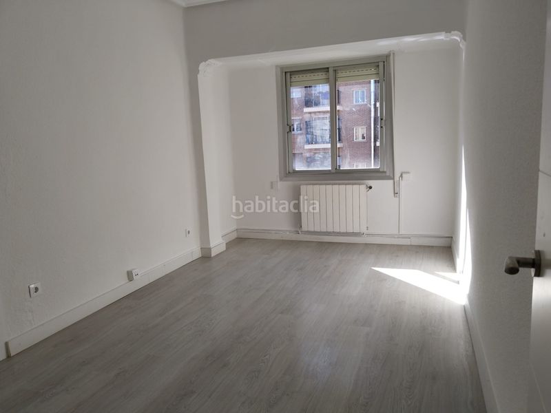 Foto f8be2eae-5a57-49d9-9bee-c9b1fdcc1ef3. Pis amb calefacció a Gran Via Logroño