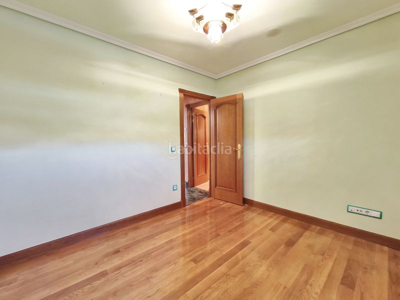 Foto ee41367f-4ec3-4292-809d-5ce162c9086c. Casa amb calefacció aparcament a Lardero