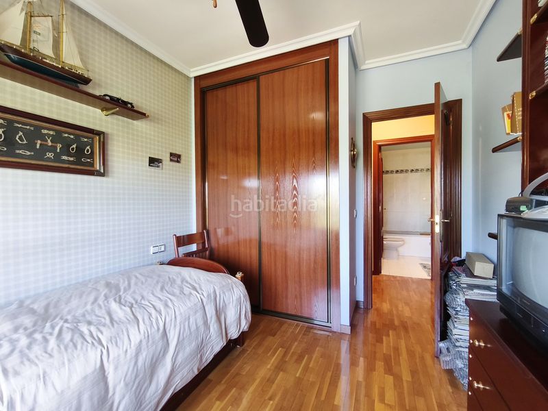 Foto 4c2a6d94-f8b3-42c9-936c-15485f0041af. Casa amb calefacció aparcament piscina a Avenida Madrid Logroño