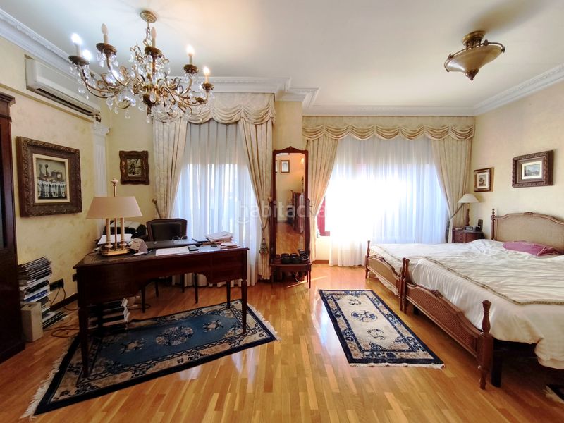 Foto 6b5b3474-bcfd-4120-91e2-de4128e58499. Casa amb calefacció aparcament piscina a Avenida Madrid Logroño