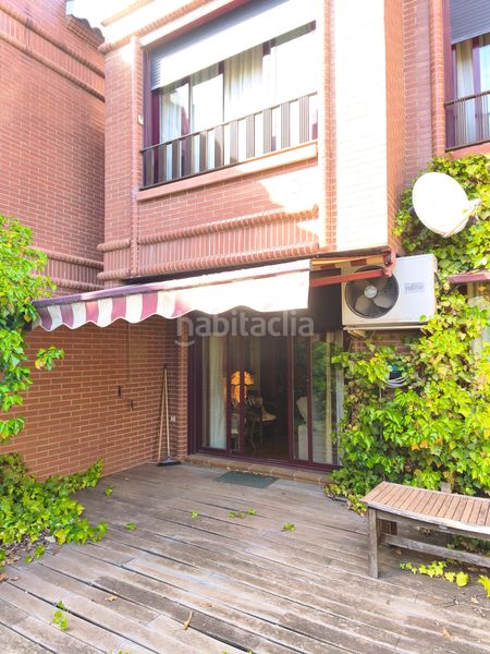 Foto e2120f21-6d78-41f0-b76a-f5b966697336. Casa amb calefacció aparcament piscina a Avenida Madrid Logroño