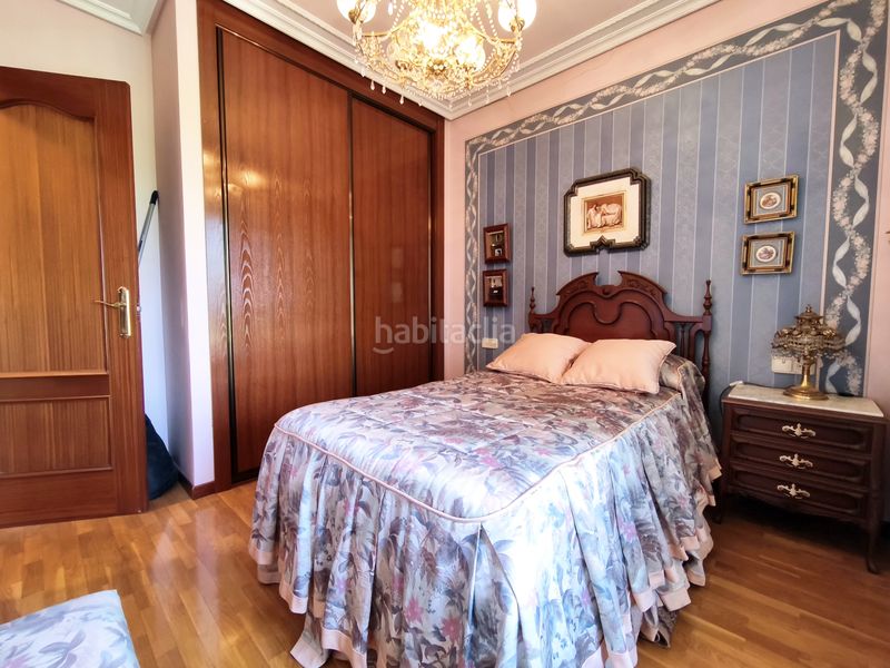Foto e5ca2bb8-1605-45a2-892d-3b197bcd61a7. Casa amb calefacció aparcament piscina a Avenida Madrid Logroño