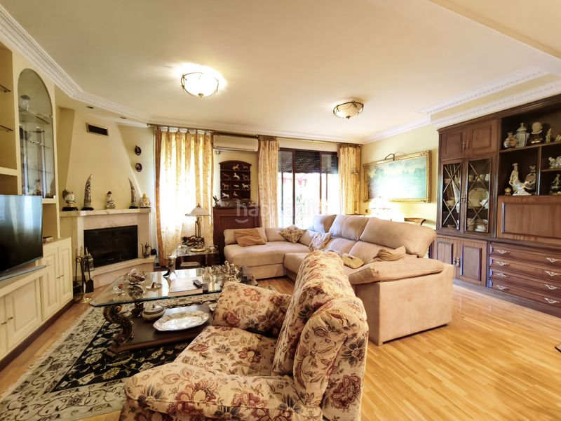 Foto ed3cf7d8-94ae-45a7-a121-6583723bc4dd. Casa amb calefacció aparcament piscina a Avenida Madrid Logroño