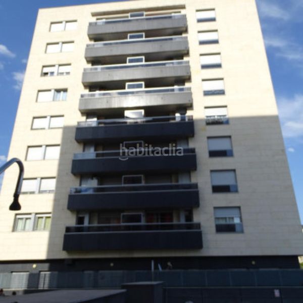 Foto 1a9f5435-f343-4670-8e78-716913b67010. Pis amb calefacció aparcament piscina a Cascajos - Piqueras Logroño