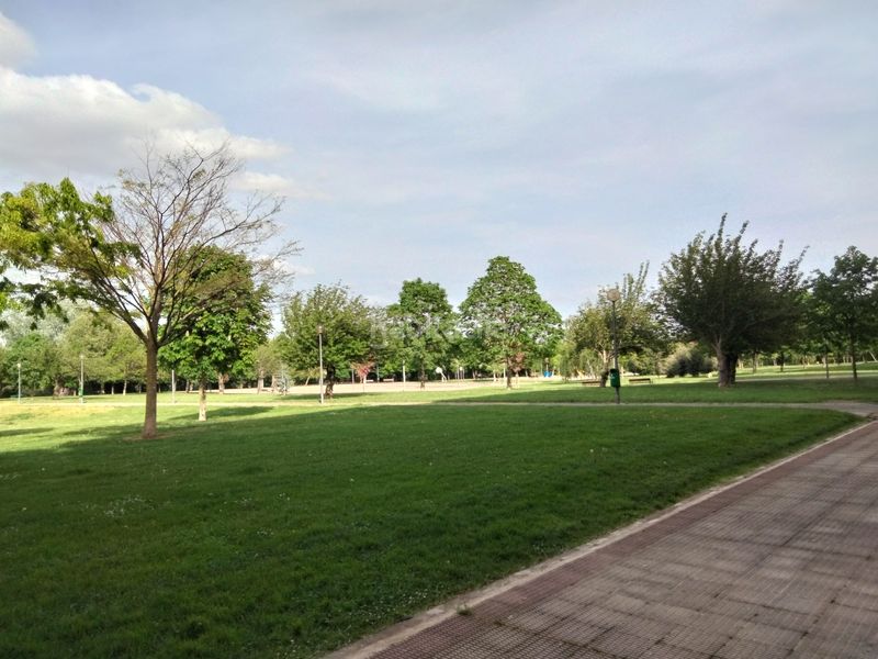Foto e202f478-dd52-42b1-a676-c71d4d8d5a1b. Local comercial a Oeste Logroño
