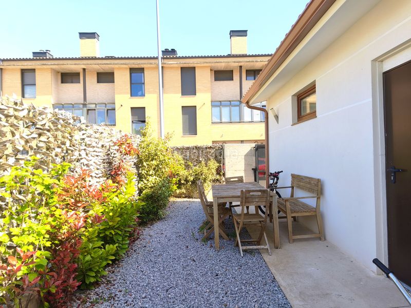 Foto 54cd2f73-e79e-4285-95cd-34009091c373. Casa amb calefacció aparcament piscina a Viana