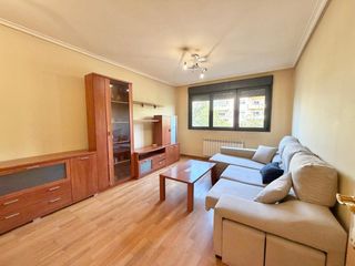 Location Appartement  Logroño -    av. burgos. Se alquila estupendo piso de 2 habitaciones, ideal para quienes