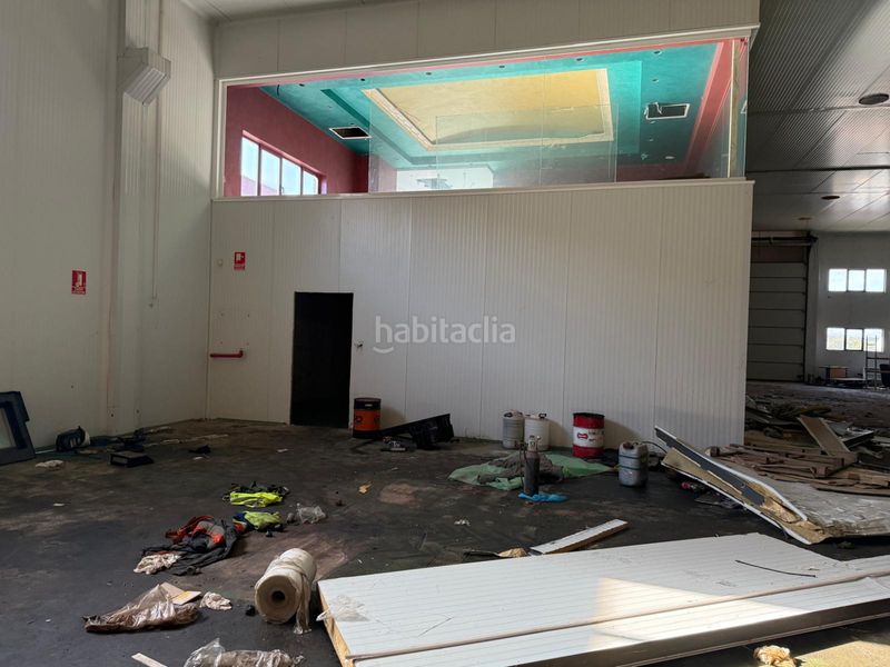 Foto 16682219-95ef-4928-8f61-1044e5d6cc58. Fabrikhalle in Albelda de Iregua