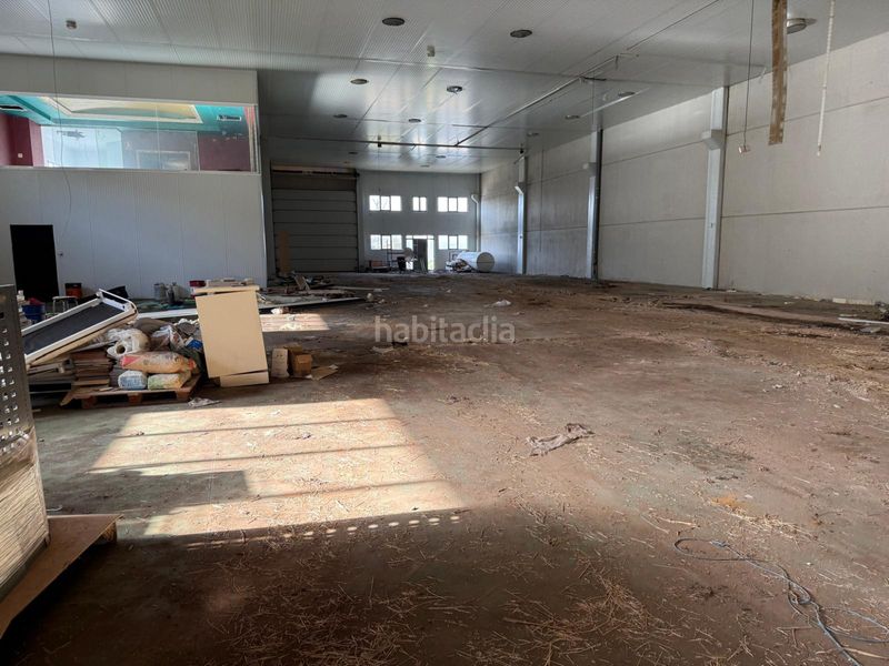 Foto 63496c79-e8eb-4f2d-9460-a79fd7aff3dd. Fabrikhalle in Albelda de Iregua