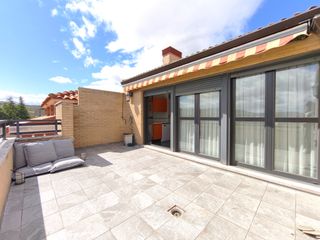 Attique à Cenicero. Se vende un encantador ático en la acogedora localidad de cenice