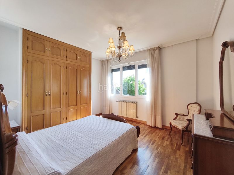 Foto 3d0770b0-ce0b-41b7-ab67-936155e98283. Casa adossada amb calefacció aparcament a Avenida Madrid Logroño