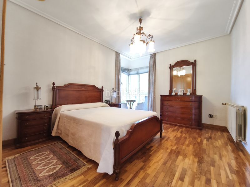 Foto 6f8311cf-cc1f-4876-a946-c84f81fe7251. Casa adossada amb calefacció aparcament a Avenida Madrid Logroño