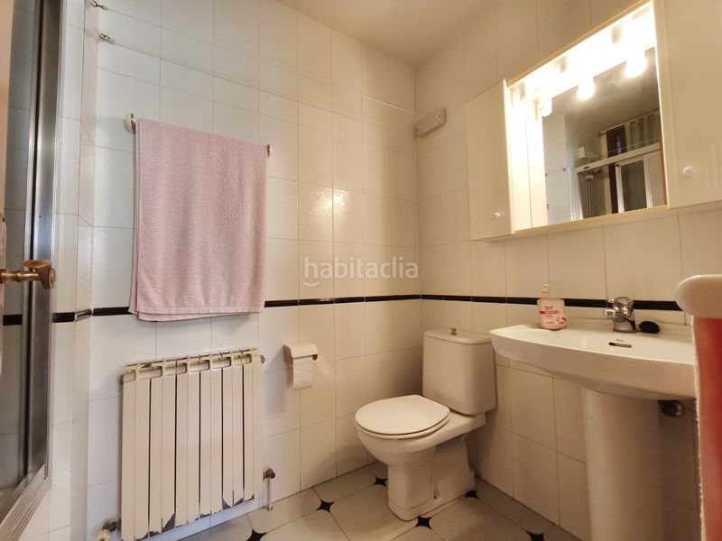 Foto 8ccdc028-c8e4-4aaf-8ab3-1d76f1273e79. Casa adossada amb calefacció aparcament a Avenida Madrid Logroño