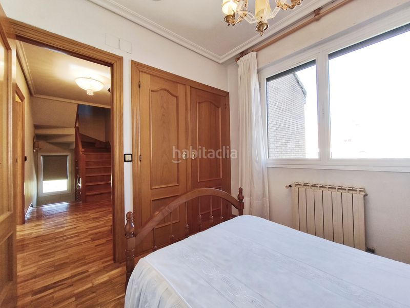 Foto ba1e6ac7-7bcd-4c3b-97a3-fad64a5e38a7. Casa adossada amb calefacció aparcament a Avenida Madrid Logroño