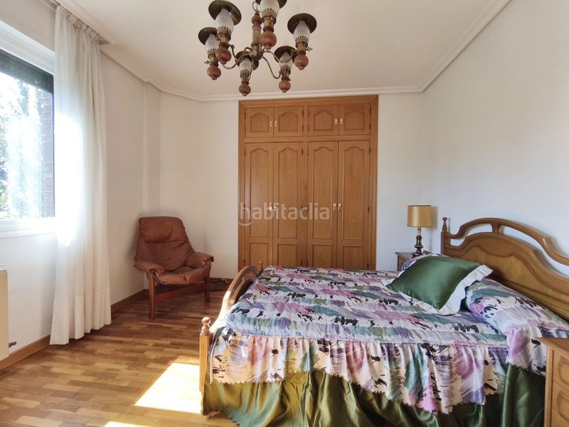 Foto ba7365f1-d0f2-436f-bf5b-bc6c62855032. Casa adossada amb calefacció aparcament a Avenida Madrid Logroño